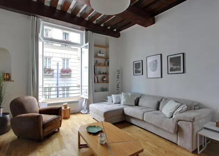Luminous Loft In Saint-germain Des Prés Paris
